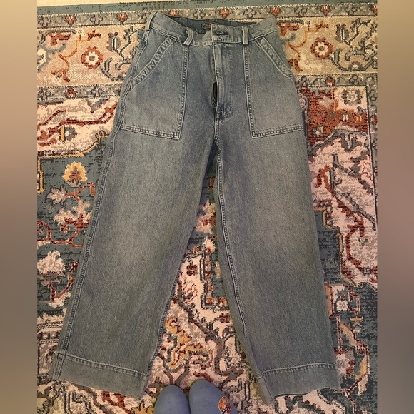 Abercrombie wide legged cargo jeans in good condition - Picture 1 of 3